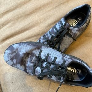 No Bull tie dye runner. Size 10. Perfect condition. Worn once.